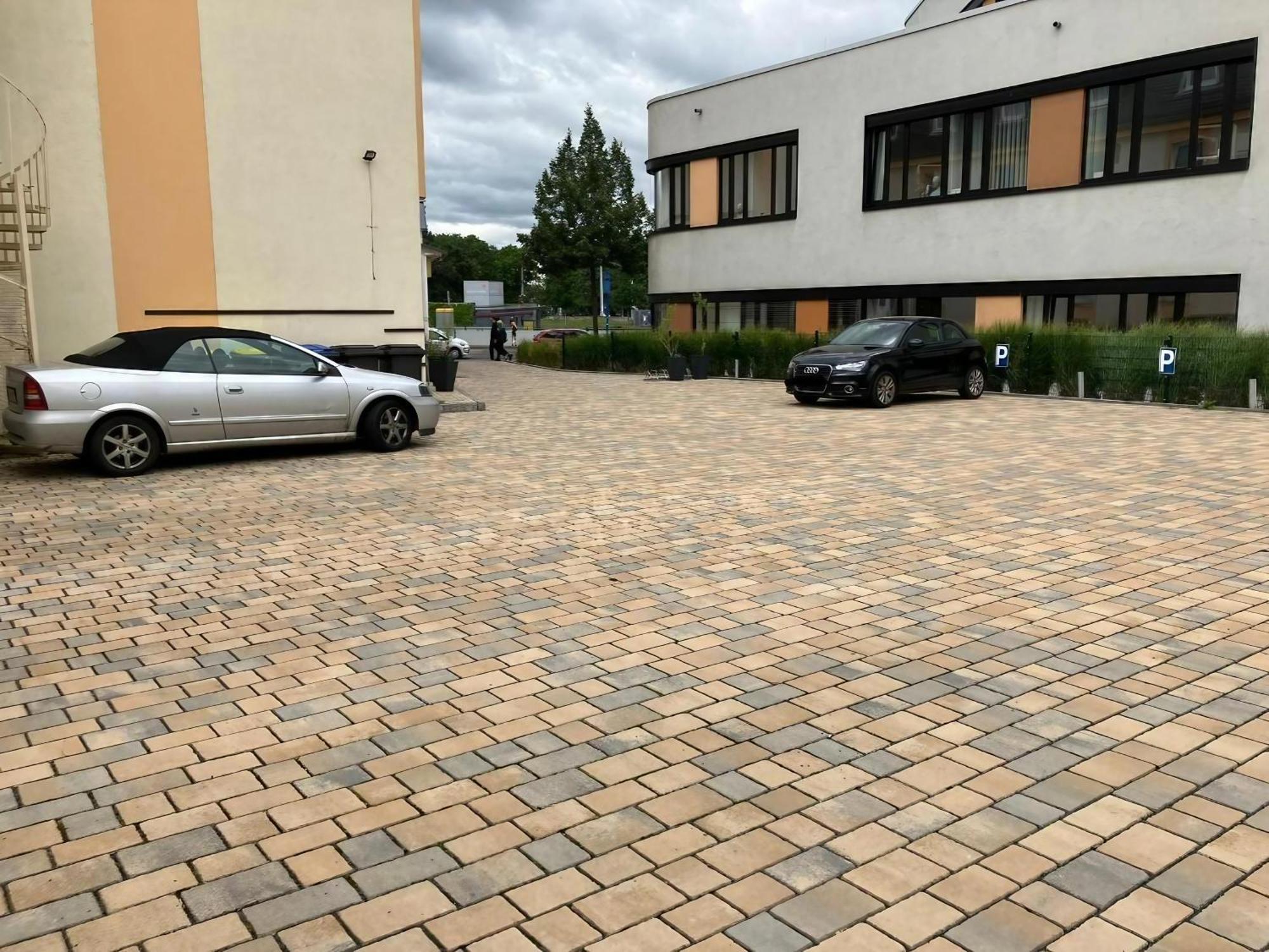 Hotel Am Bayrischen Platz Leipzig Exterior foto